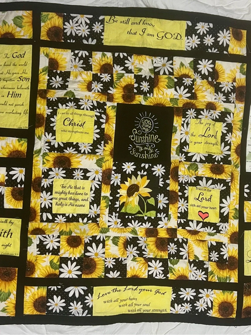 Sunflower & Daisy Quilt Throw — Yellow Black Floral Bedding